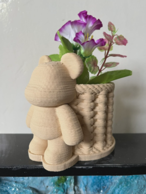 Thỏ và giỏ hoa, gốm không tráng men